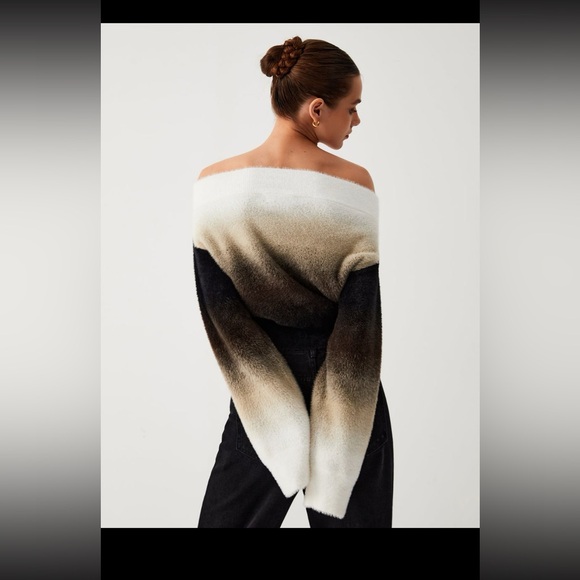 Ombré fuzzy sweater - Picture 3 of 5